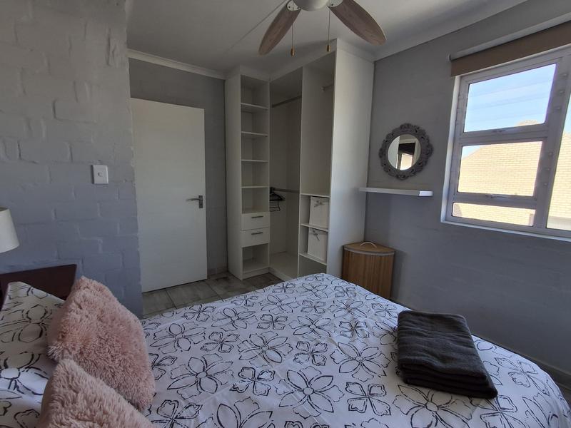 To Let 4 Bedroom Property for Rent in Britannia Bay Western Cape